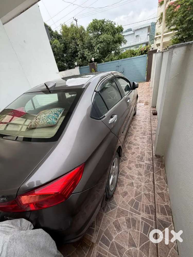 Single Hand Car 68000 Km Driven