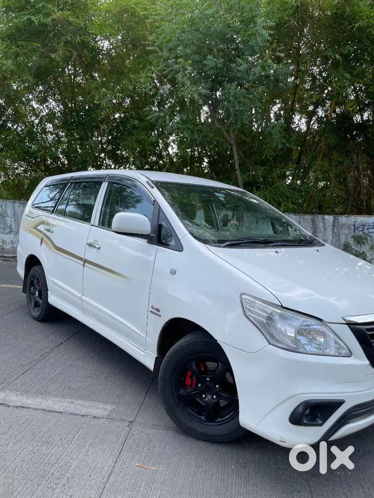 Toyota Innova V 2014
