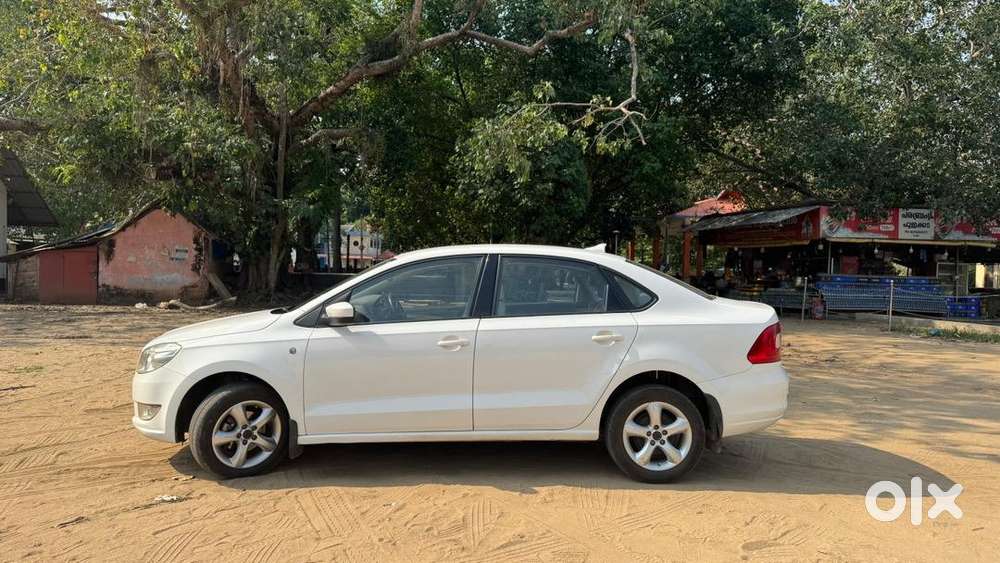 Skoda Rapid 2014 Top-end Mt  New Tyres + Suspensions  Mint Condition