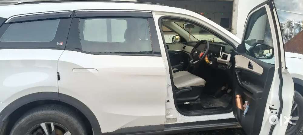 Mahindra Xuv700 2023 Diesel 78000 Km Driven