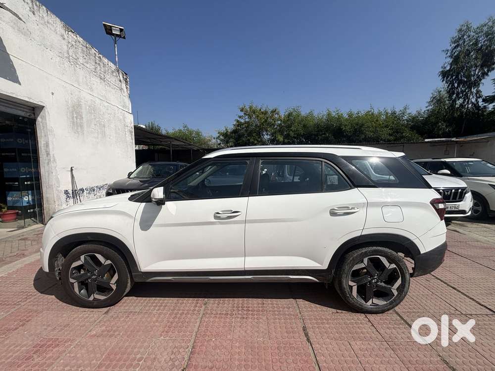 Hyundai Alcazar 2.0 Signature (o) Petrol At 6 Str, 2021, Petrol