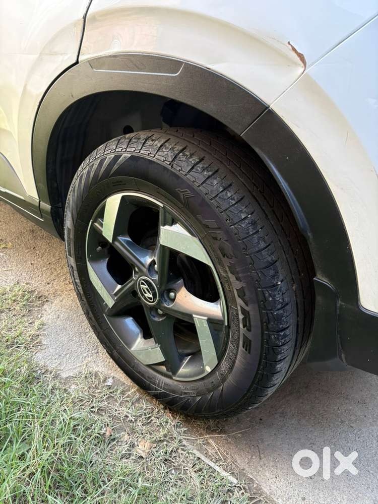 Hyundai Venue Petrol 2019
