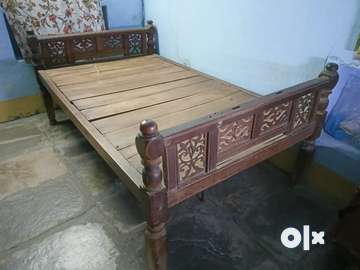 Sagwan wood deals bed old olx