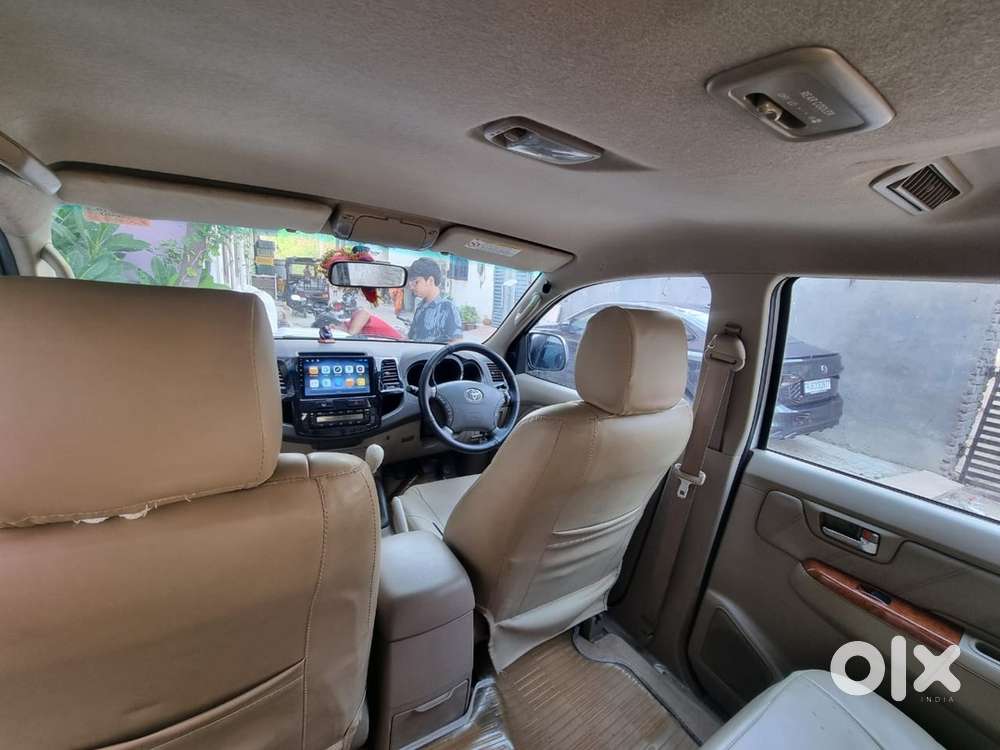 2011 Toyota Fortuner Manual