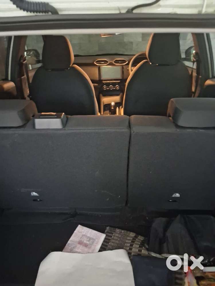 Nissan Magnite 1.0 Xv Premium, 2025, Petrol
