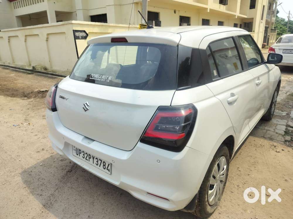 Maruti Suzuki Swift Vxi + Manual, 2024, Petrol