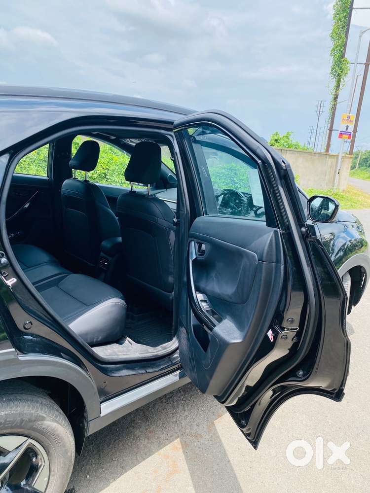 Tata Nexon Creative Plus S 1.2 Revotron Petrol 6 Mt, 2025, Petrol