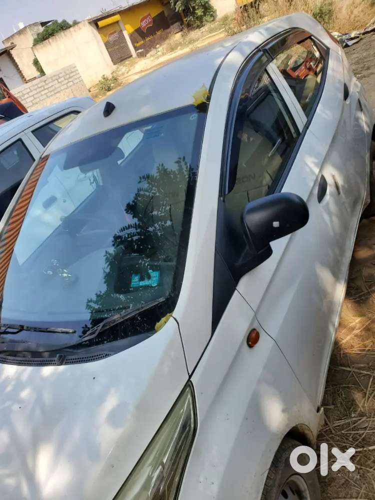Hyundai Eon 2013 Variant