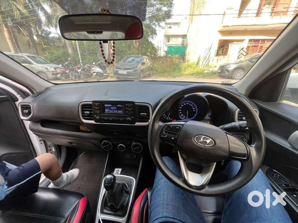 Hyundai Venue Petrol Manual 2021