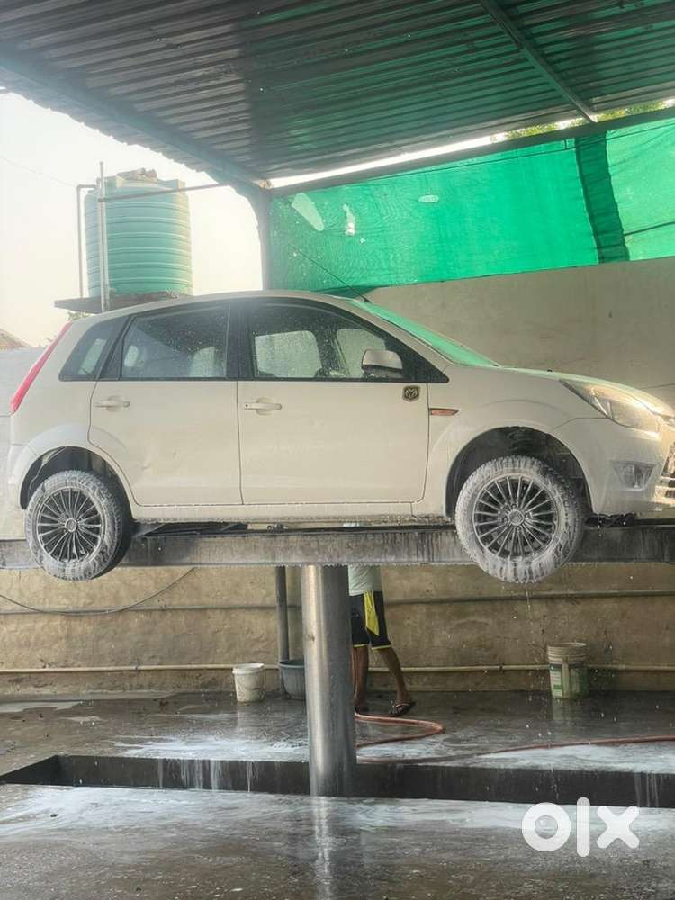 2031 Tak Passing Ford Figo