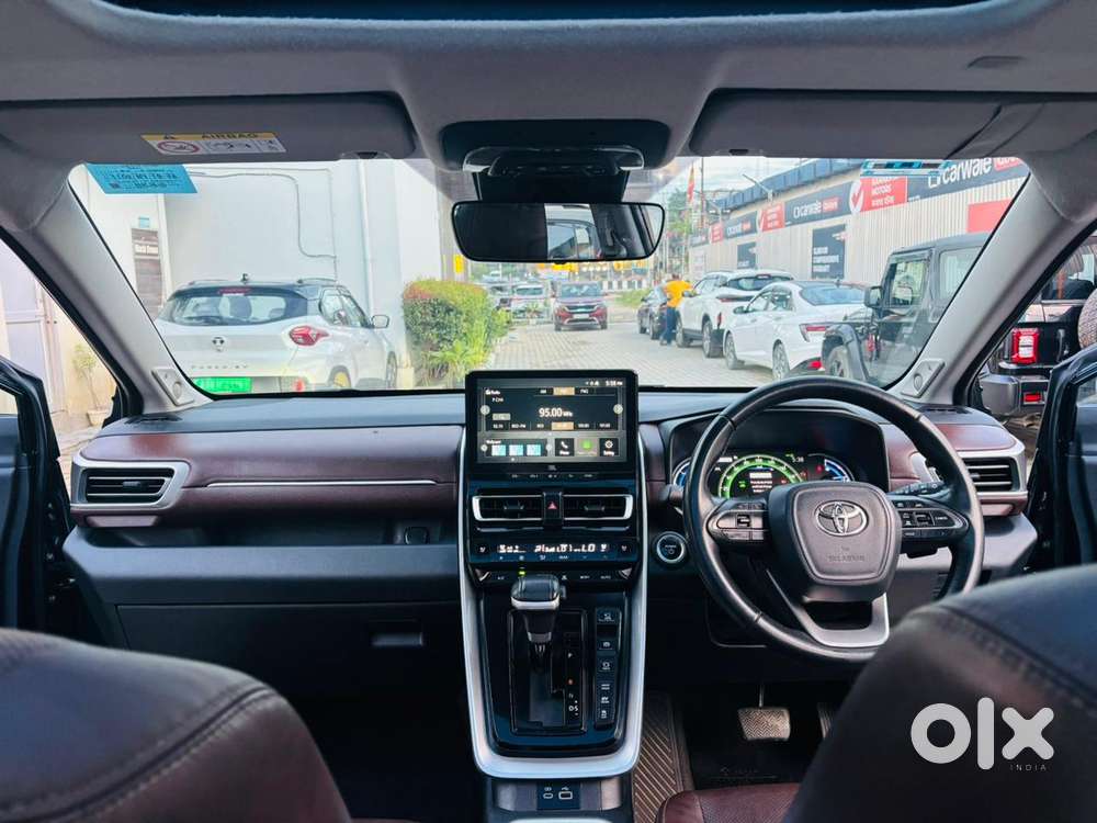 Toyota Innova Hycross 2.0 Zx (o) Hybrid 7 Str, 2023, Petrol