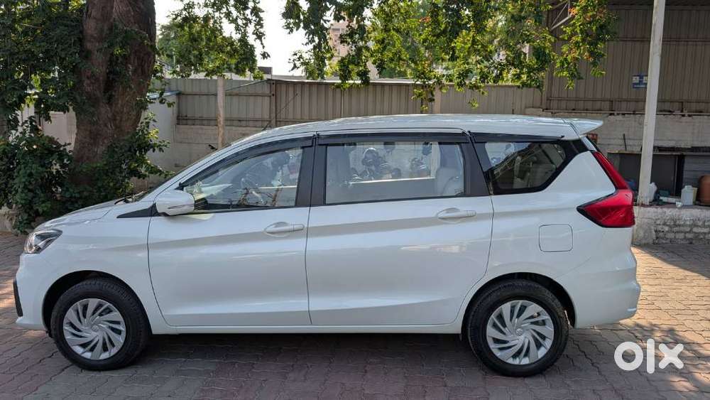 Maruti Suzuki Ertiga Vxi Abs Bs Iv, 2024, Petrol
