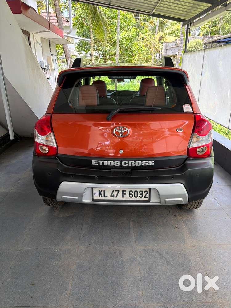 Toyota Etios Cross 2016