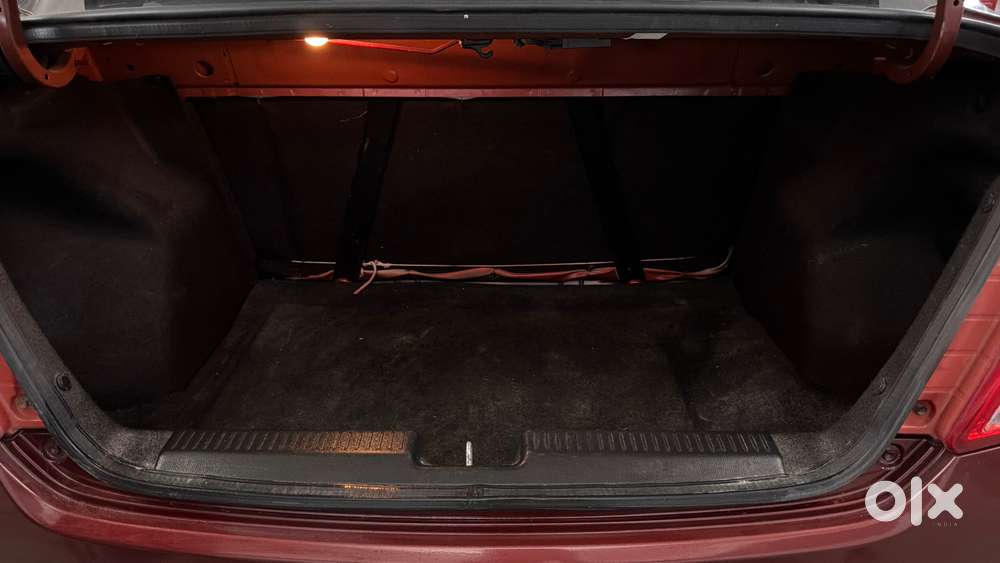 Maruti Suzuki Swift Dzire Zxi + Amt, 2017, Petrol
