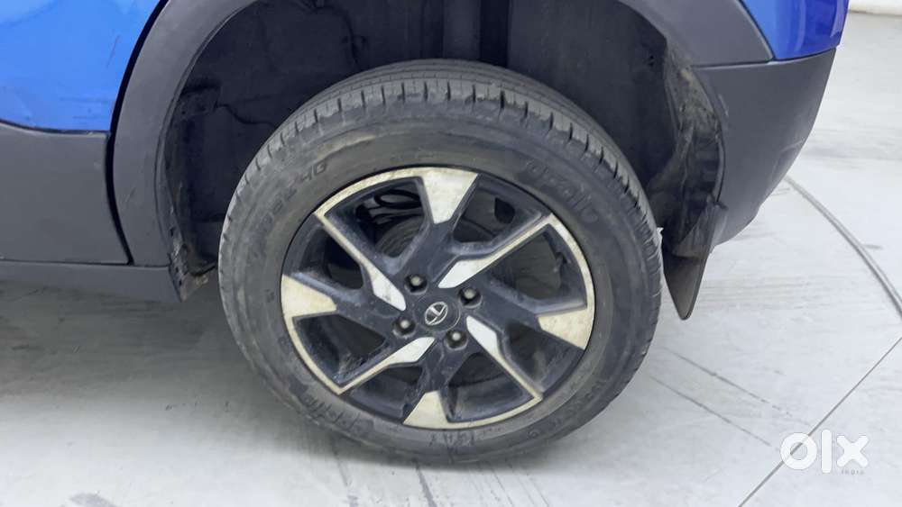 Tata Punch 1.2 Revotron Creative Amt Dual Tone, 2022, Petrol