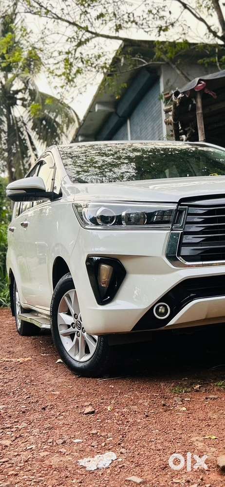 Toyota Innova Crysta 2016 Diesel 180000 Km Driven