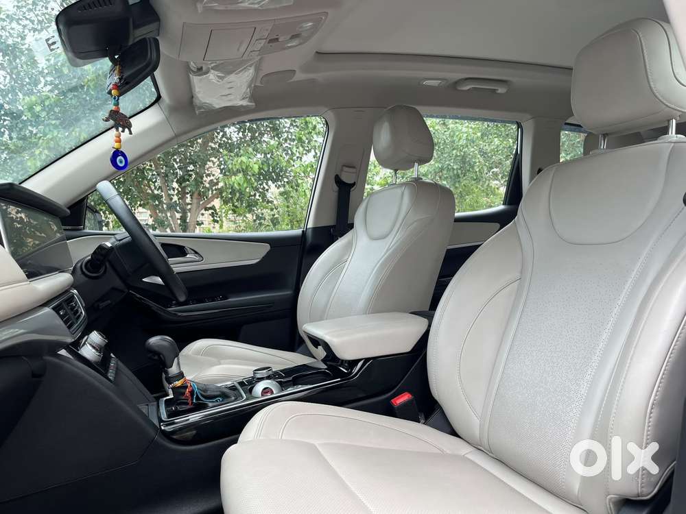 Mahindra Xuv700 2.0 Ax 7 Petrol At Luxury Pack Str, 2023, Petrol