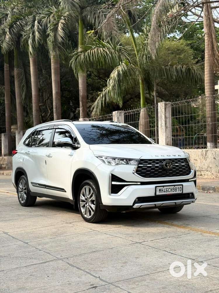 Toyota Innova Hycross 2023