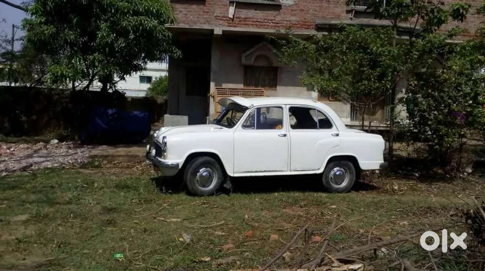 Ambassador Ambassador 1996 Petrol 33660 Km Driven