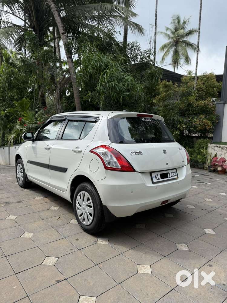 Maruti Suzuki Swift Vxi Abs Bsiv, 2017, Petrol
