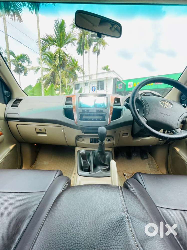 Toyota Fortuner 2011 Diesel 199999 Km Driven