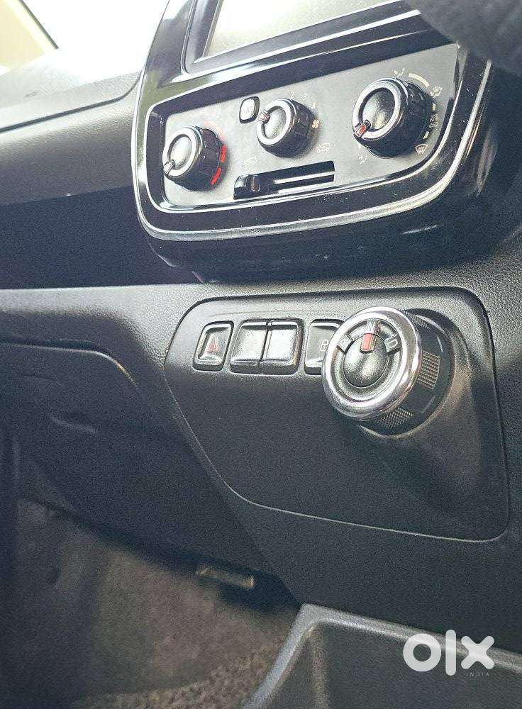 Renault Kwid 1.0 Rxt Amt Opt, 2018, Petrol