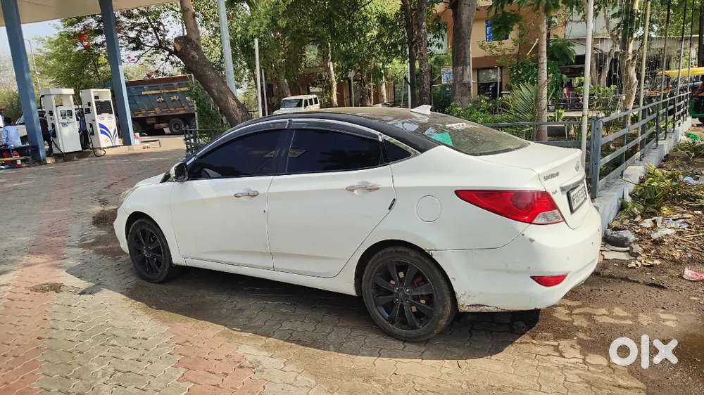 Hyundai Verna 2012