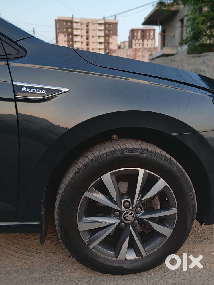 Skoda Slavia 1.0 Tsi Style At, 2023, Petrol