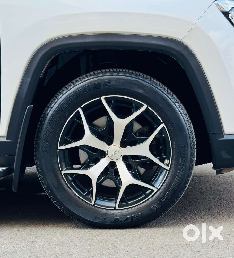 2023 Jeep Meridian Limited (o) 4x2 At
