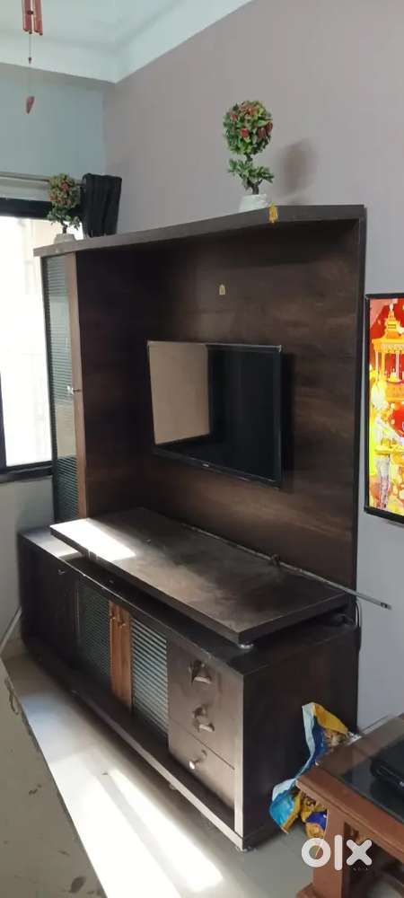 TV cabinet with 32 inch LED SAMSUNG - Other Household Items in New ...
