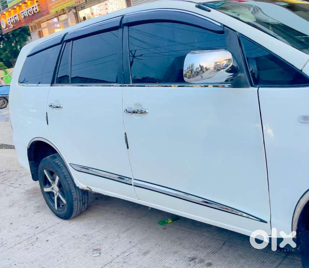Toyota Innova 2010 Diesel Well Maintained