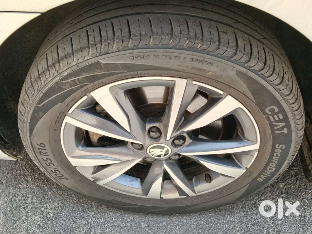 Skoda Slavia 1.5 Tsi Style At, 2022, Petrol