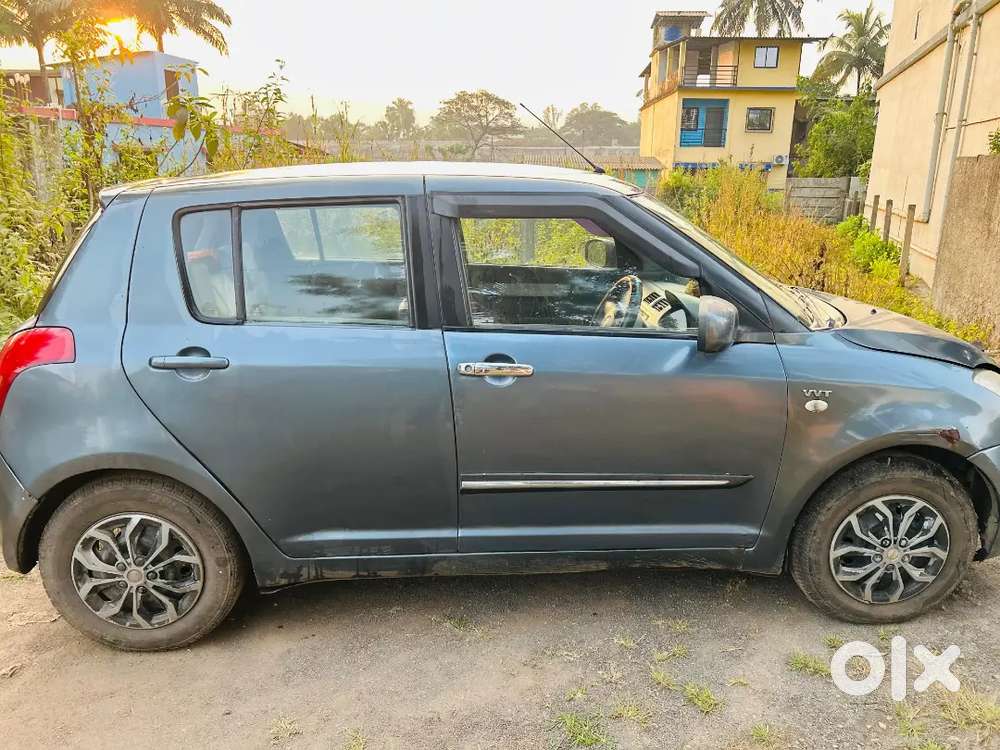 Suzuki Swift Petrol + Cng