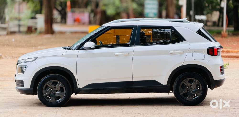 Hyundai Venue Sx Mt, 2024, Petrol