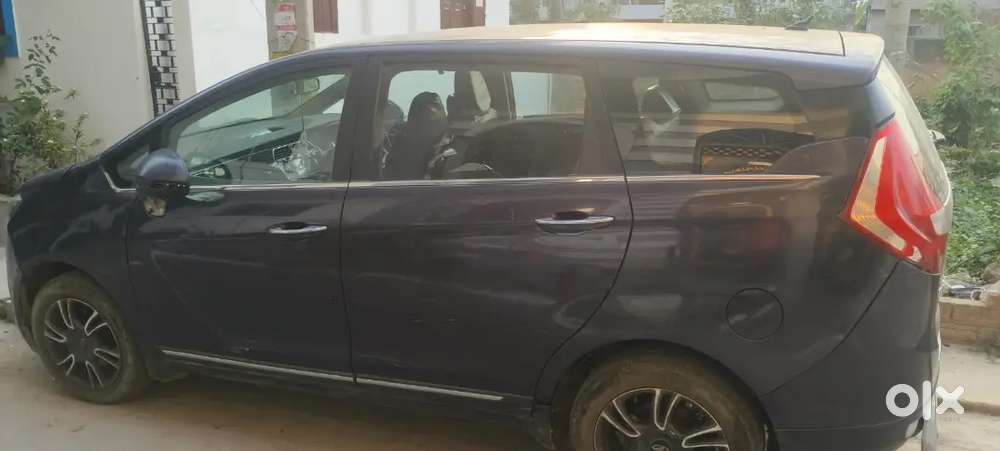 Mahindra Marazzo 2019 Diesel 50000 Km Driven