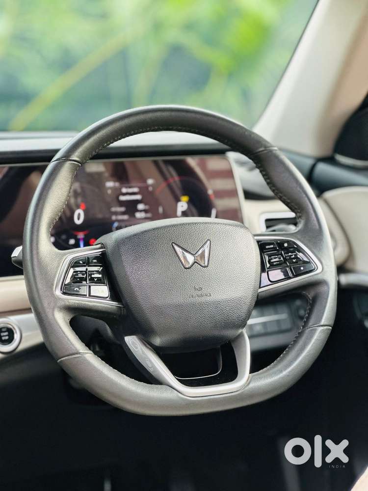 Mahindra Xuv700 2.2 Ax 7 Diesel At Luxury Pack Str, 2023, Diesel