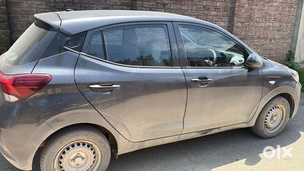 Hyundai Nios Era Selling Urgent