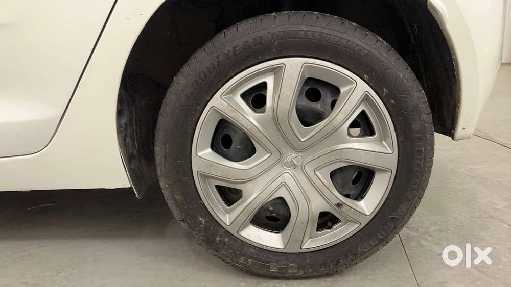Tata Altroz 1.2 Xt, 2023, Petrol