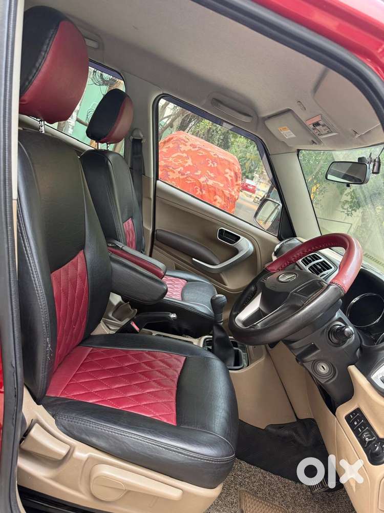 Mahindra Tuv 300 Mhawk100 T8 Dual Tone, 2016, Diesel