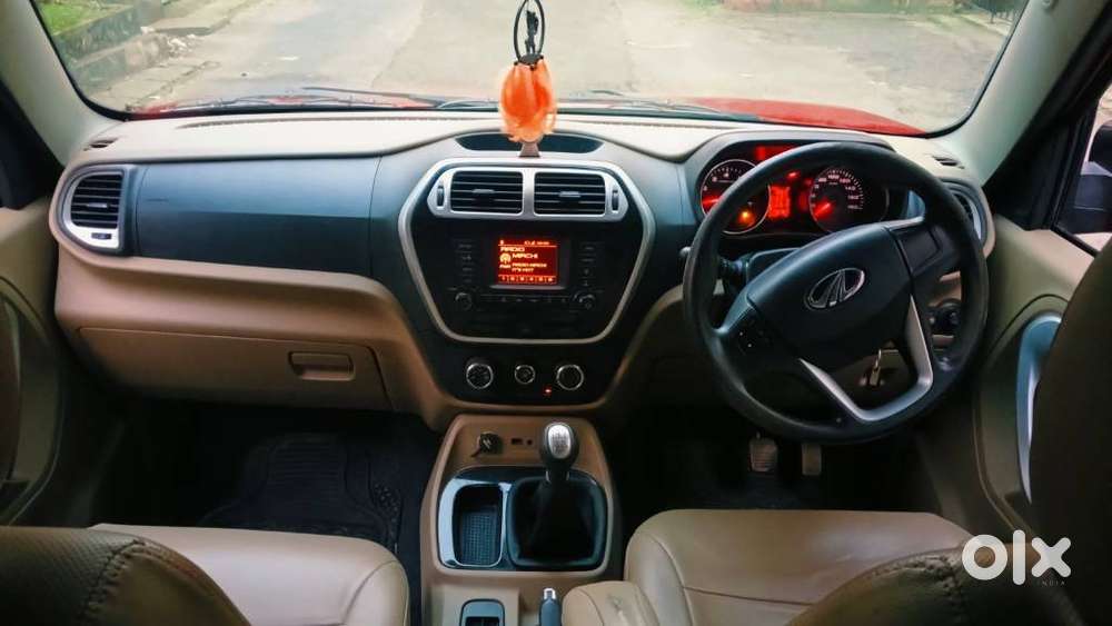 Mahindra Tuv 300 Mhawk100 T8 Dual Tone, 2018, Diesel