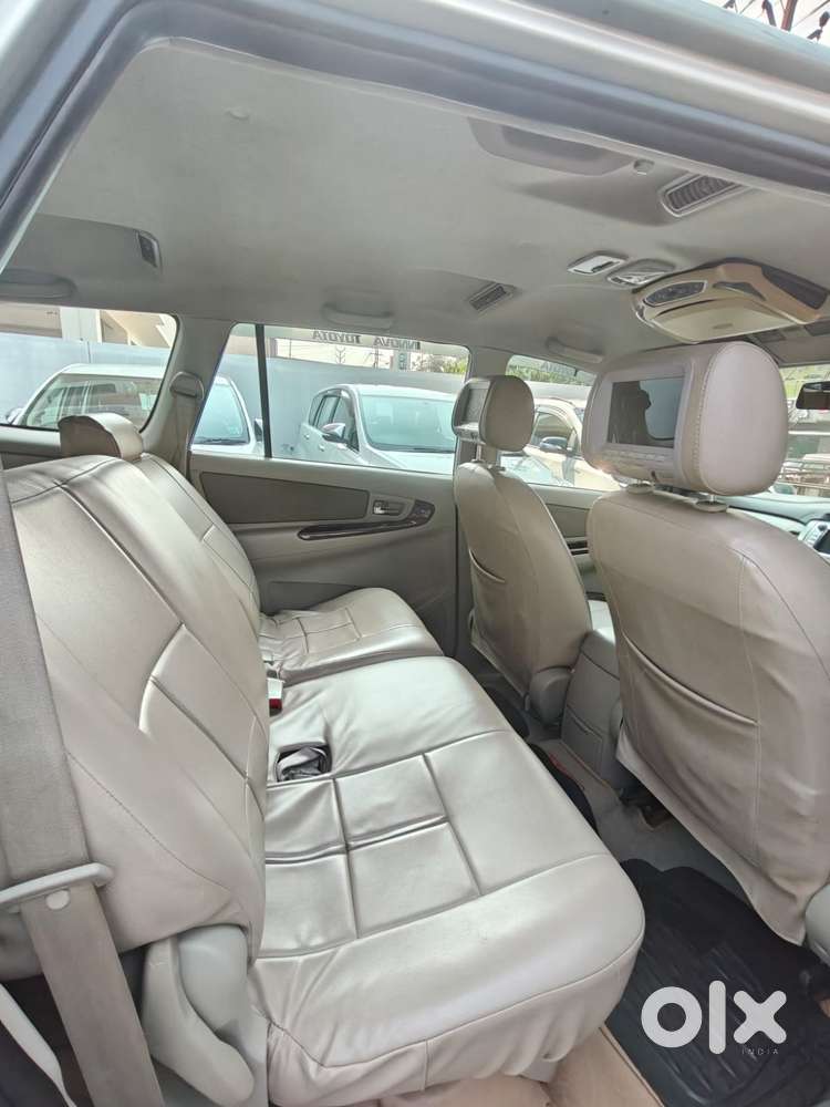 Toyota Innova 2.5 Vx 8 Str Bs-iii, 2012, Diesel