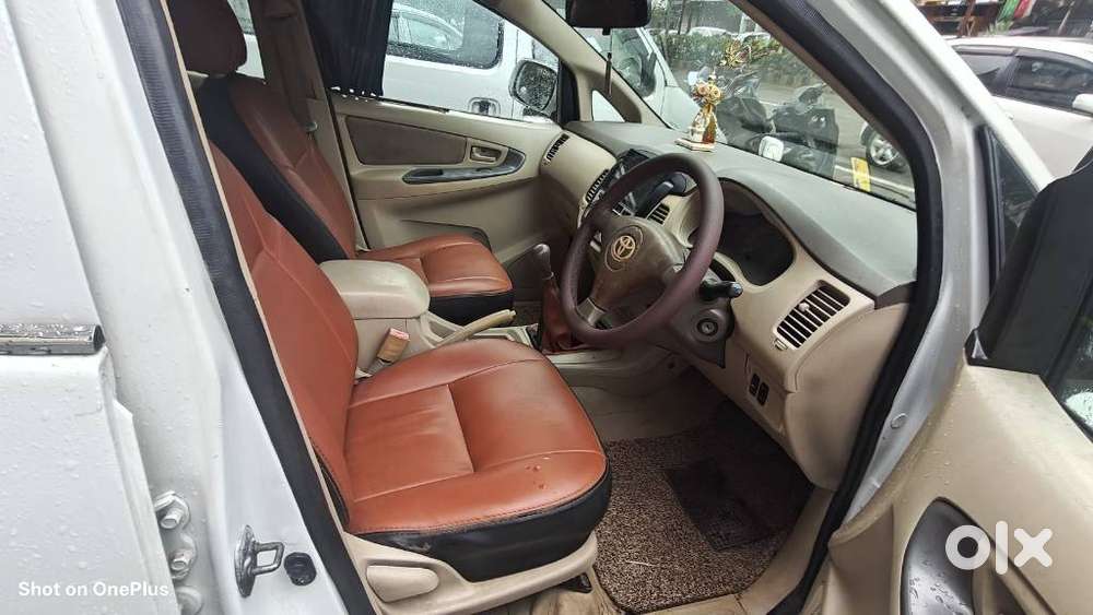 Toyota Innova 2.5 E Diesel Ps 8-seater, 2006, Diesel