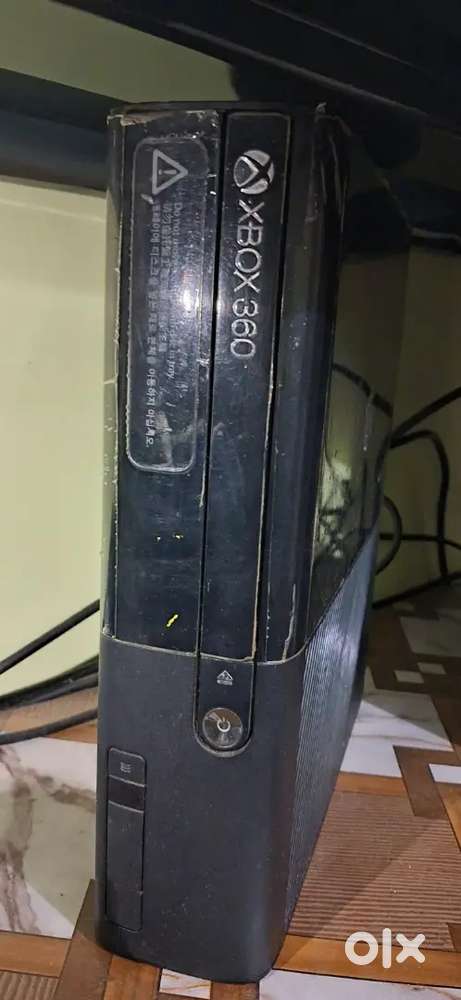  Xbox 360 E Console Bundle &ndash; Tested & Working Great!