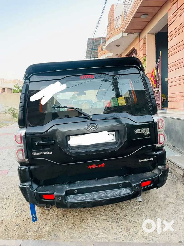 Mahindra Scorpio  S10 2016 नवम्बर