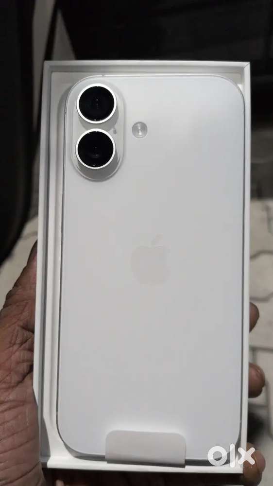I phone 17 256 just active 6:00 pm 17/10/2026