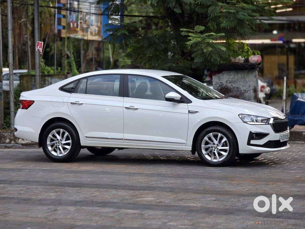 Skoda Slavia 1.0 Ambition Tsi At, 2023, Petrol