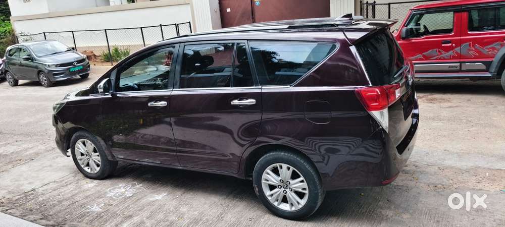Toyota Innova Crysta 2.8z Automatic, 2016, Diesel