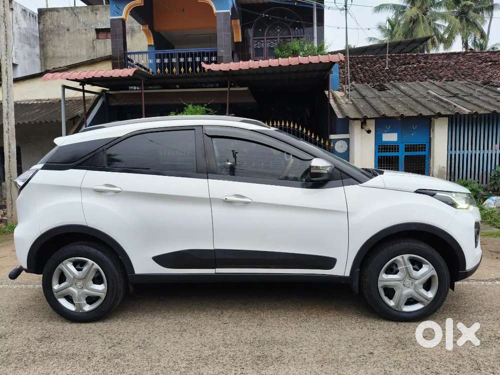 Tata Nexon 1.2 Turbo Xz Petrol 2022, Single Owner, 42000km
