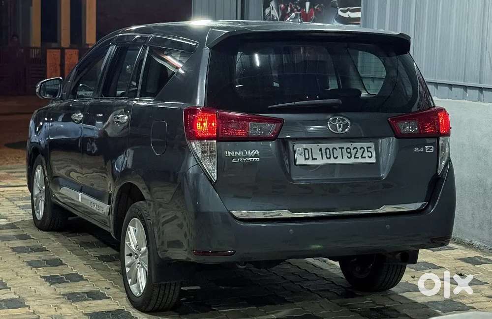 Innova Crysta 2.4z