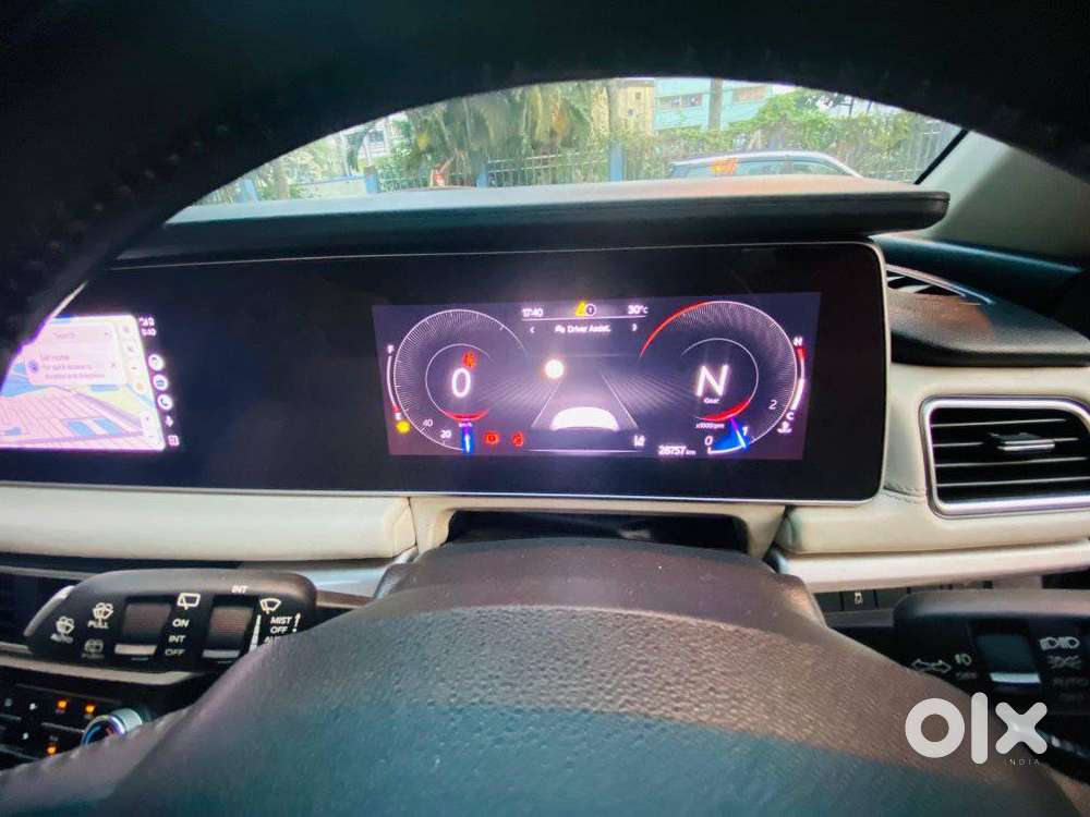 Mahindra Xuv700 2.0 Ax 7 Petrol Mt Str, 2022, Petrol